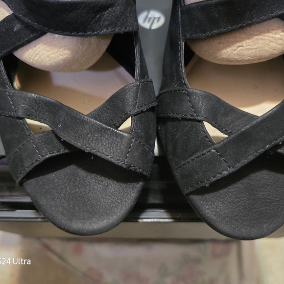 EUC Vince Camuto Women's Black Suede Strappy Open Toe Heels Size 11 - Picture 8 of 11